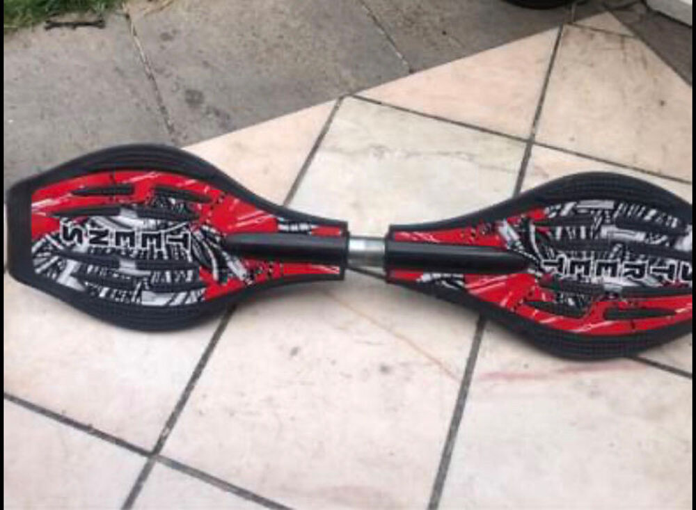 skateboard articul&eacute; Sports