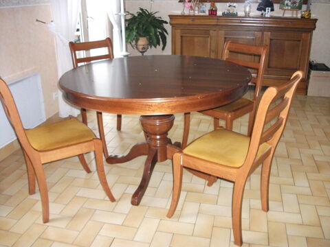table ronde et 4 chaises Saint-André-le-Gaz (38)
