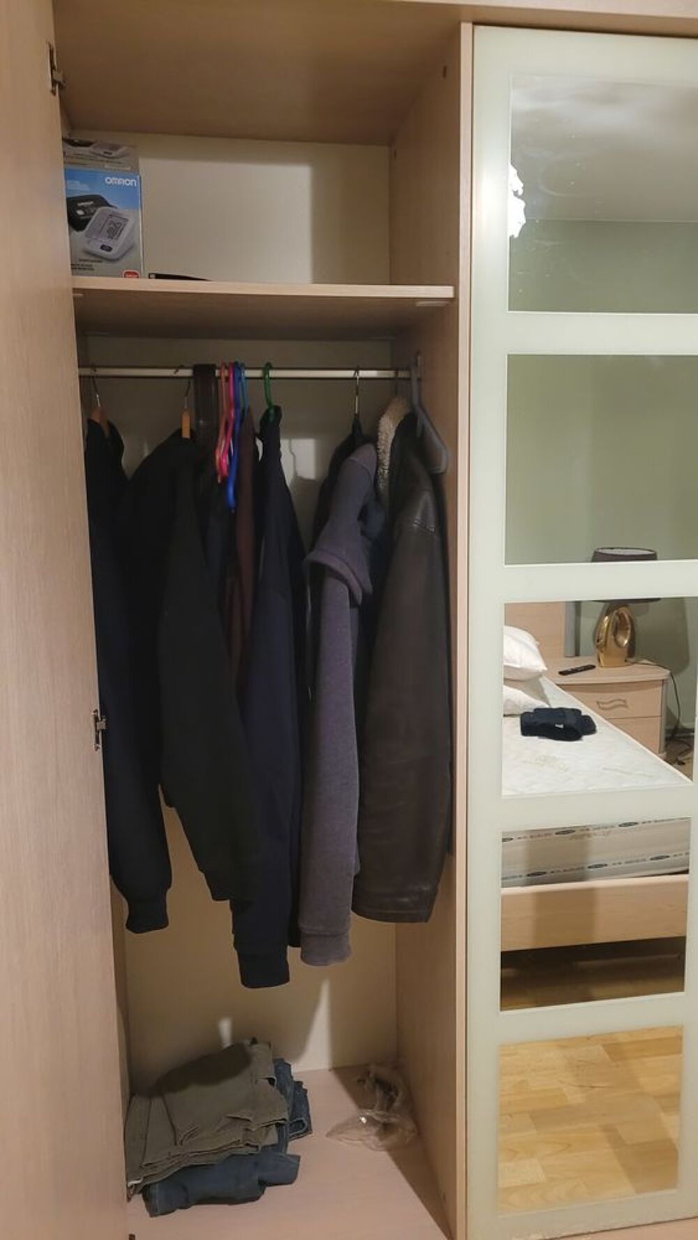 Tr&egrave;s belle grande armoire Meubles