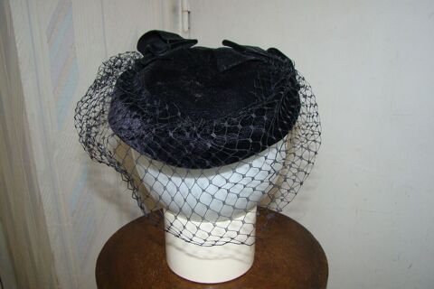 Ancien chapeau / Bibi à voilette vintage années 1950
40 Gargenville (78)