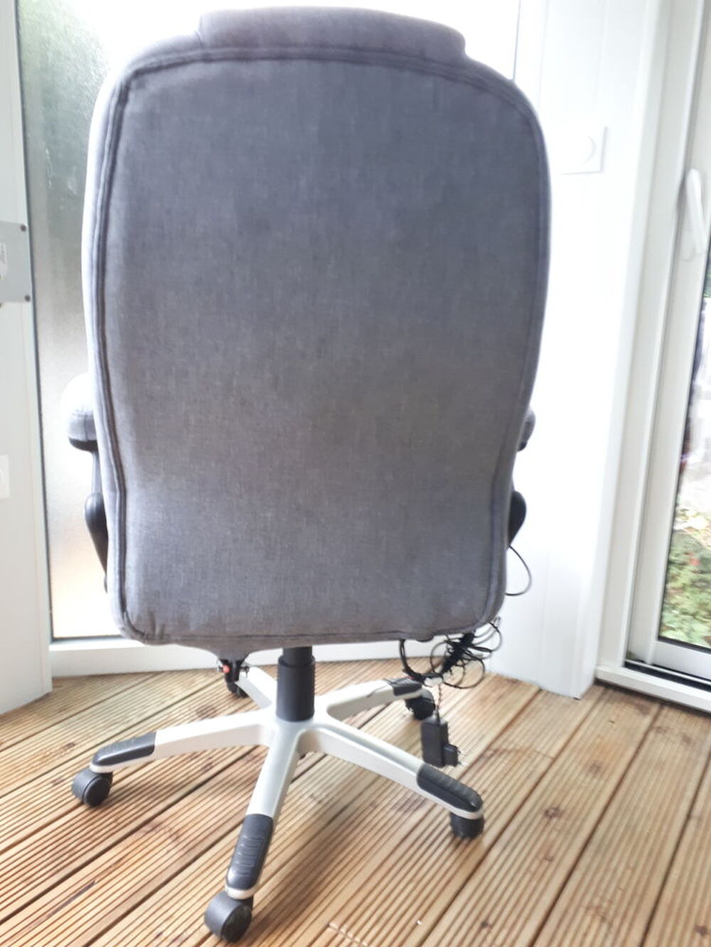 Fauteuil de massage et de relaxation avec t&eacute;l&eacute;commande Meubles