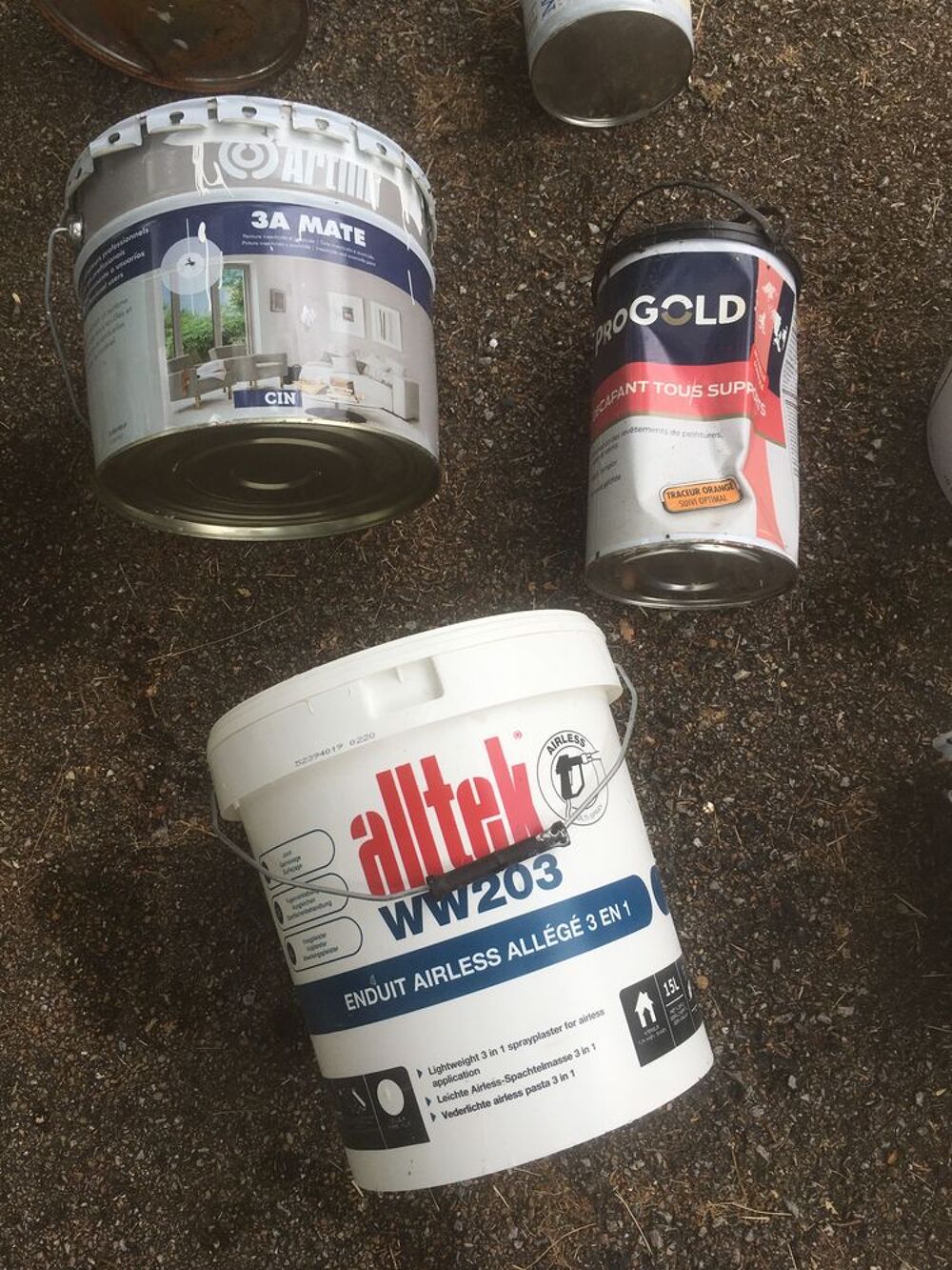 Peinture/vernis/tollens microporeuse/d&eacute;capant
Le lot 21 pots Bricolage