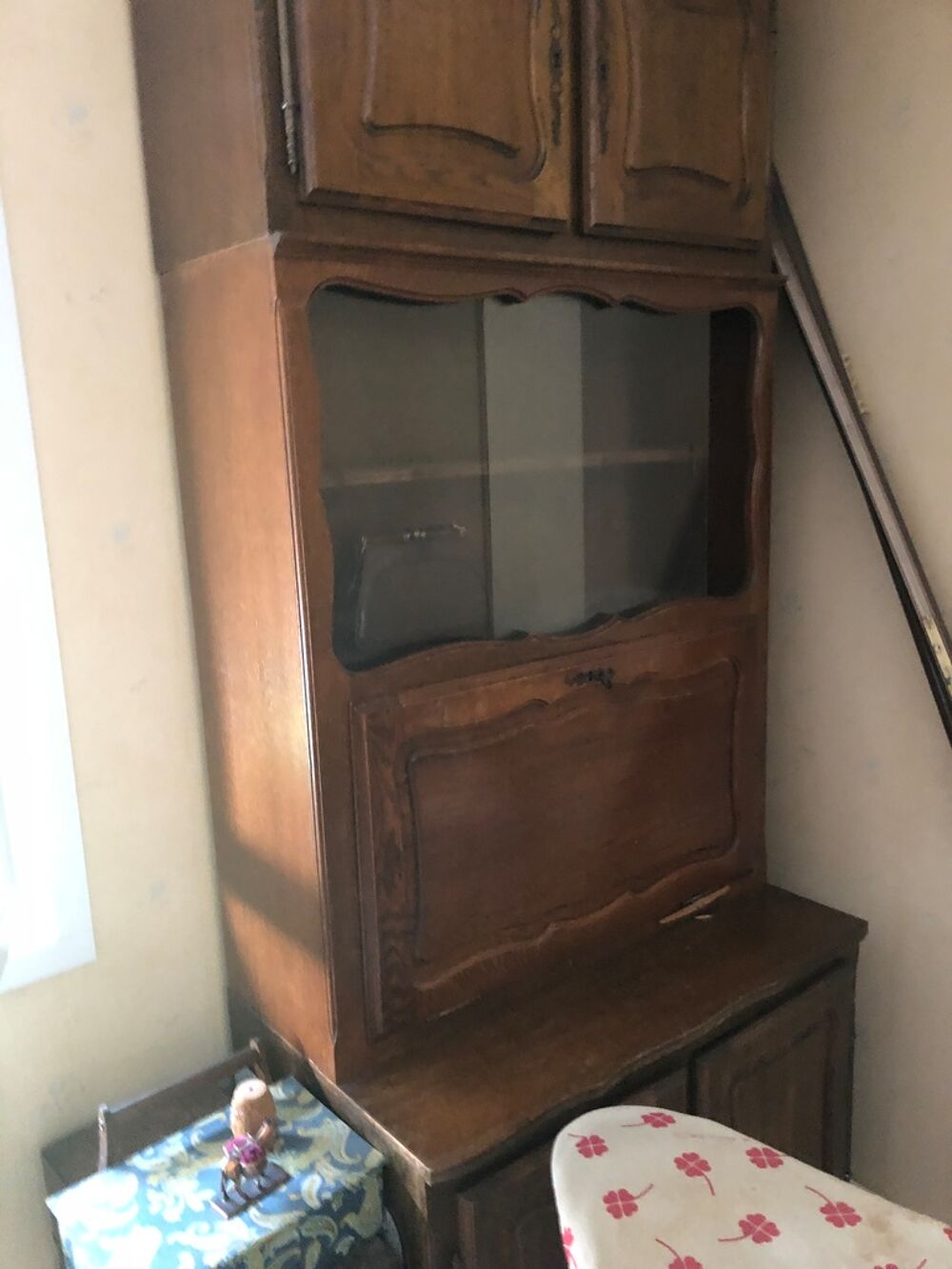 Buffet haut bois vitrines avec secr&eacute;taire au milieu Meubles