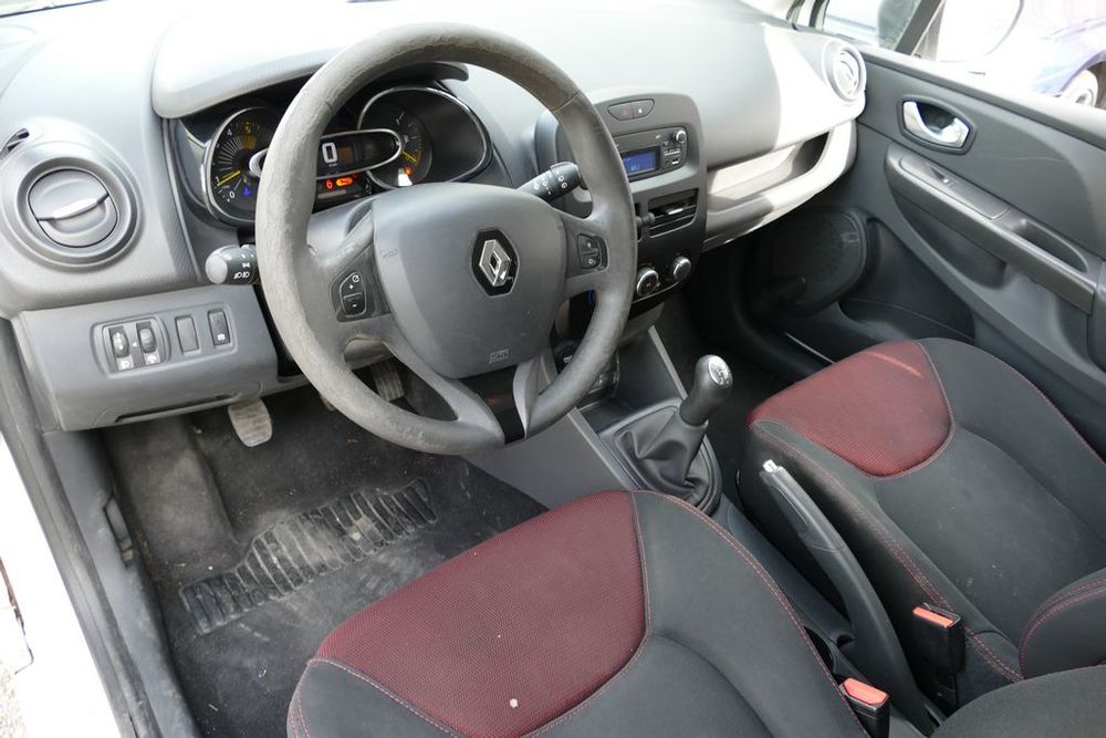 Clio IV CLIO IV SOCIETE DCI 90 ENERGY ECO2 AIR 82G 2015 occasion 13600 La Ciotat