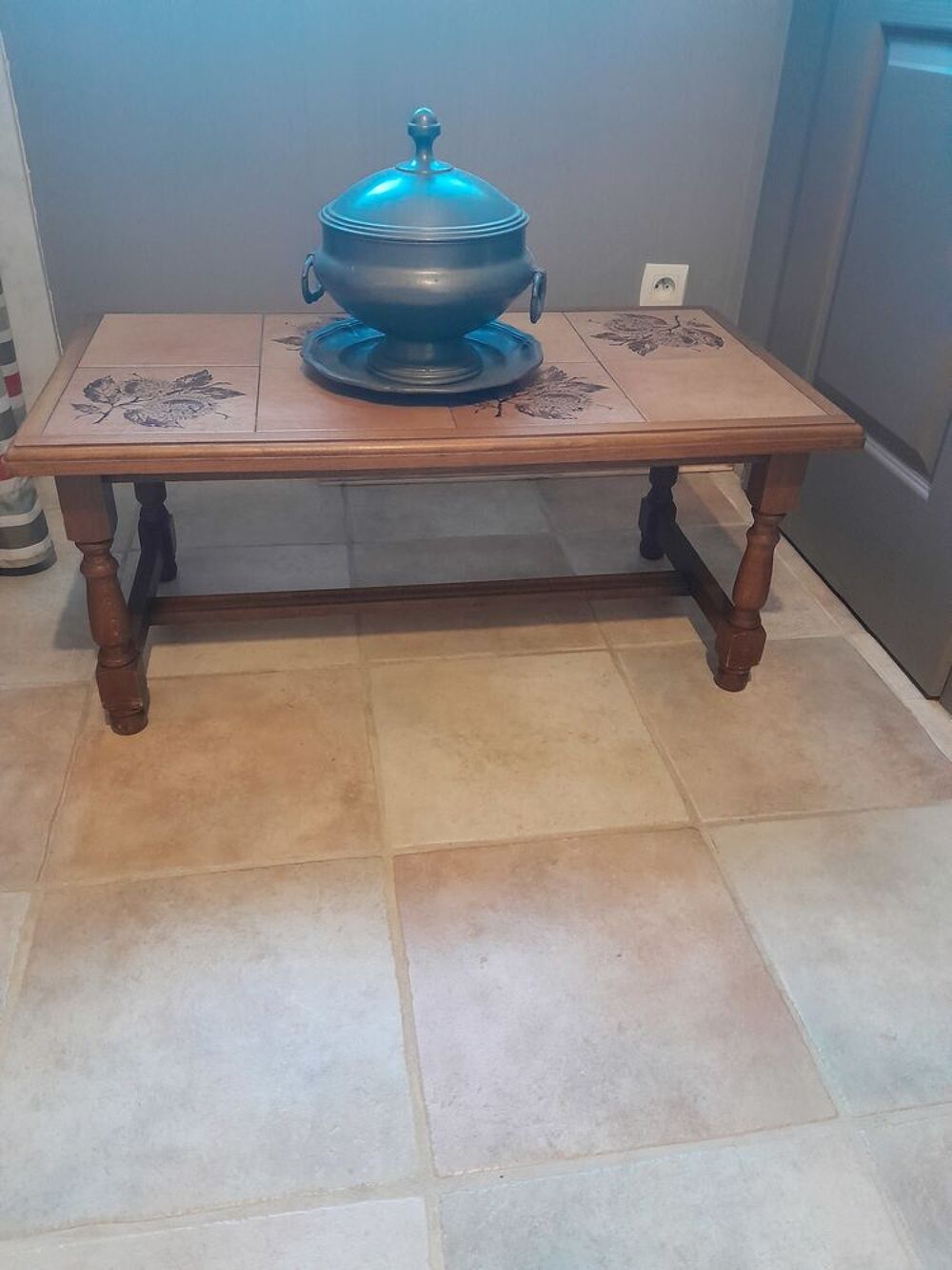 Table basse carrel&eacute;e Meubles