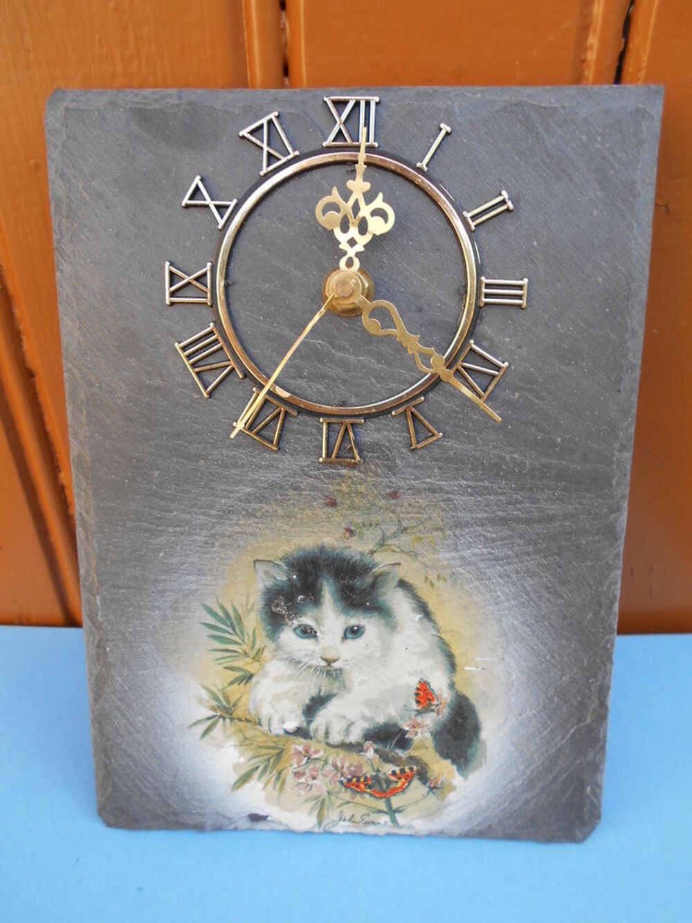 HORLOGE QUARTZ " Minou " Photos/Video/TV