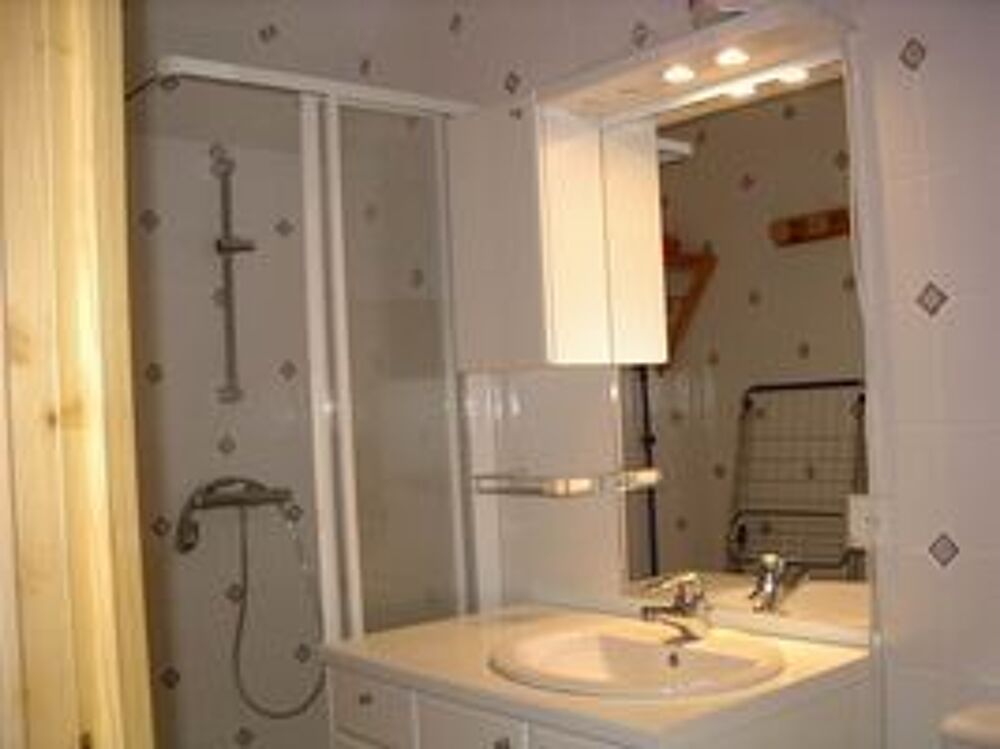   PRES DE MONTALBERT Vacances  / Offres de location 