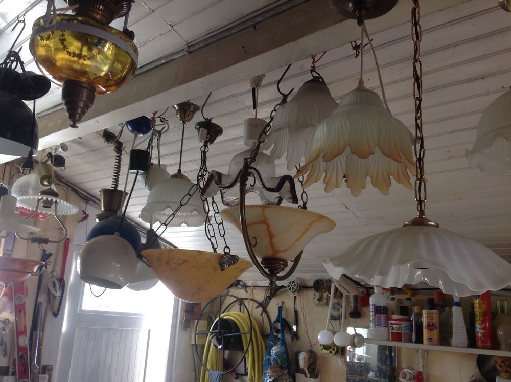 Je soldedu luminaire, des verres pour lustres et appliques ,des articlescadeaux ainsi que des tableaux Décoration