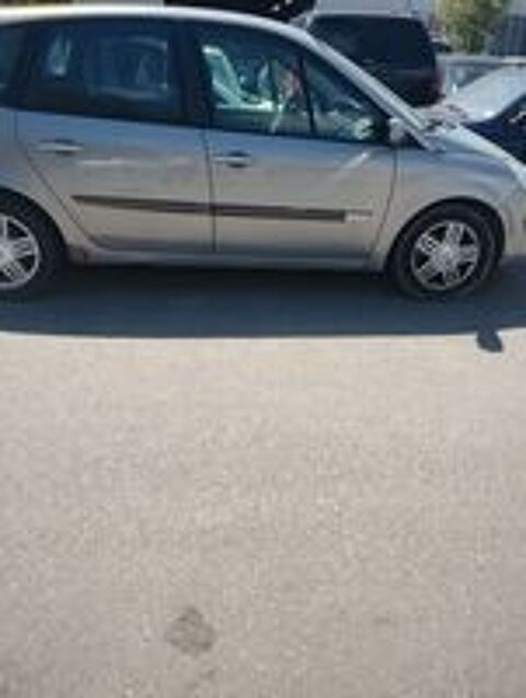 Scénic II Scenic 1.9 dCi 120 Confort Authentique 2005 occasion 83120 Sainte-Maxime