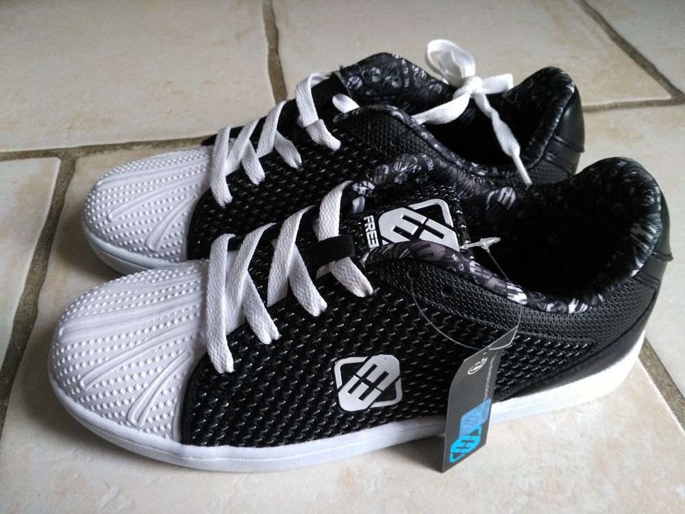 Chaussures Freegun pour entant T37 Neuves Chaussures