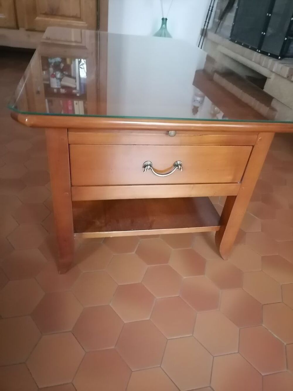 table basse de salon. Meubles