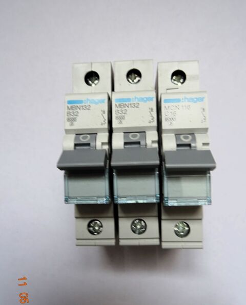 lot 3 disjoncteur Hager  32a  et 16a   unipolaire neuf Colmar (68)