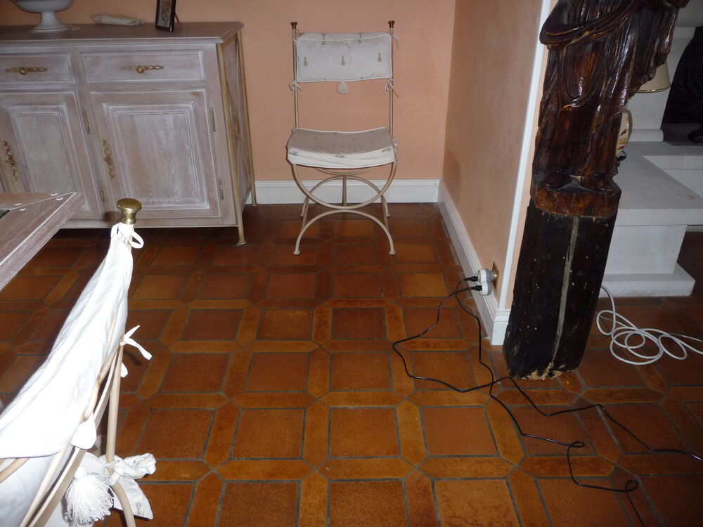 TABLE DE SALLE A MANGER PLUS CHAISES Meubles