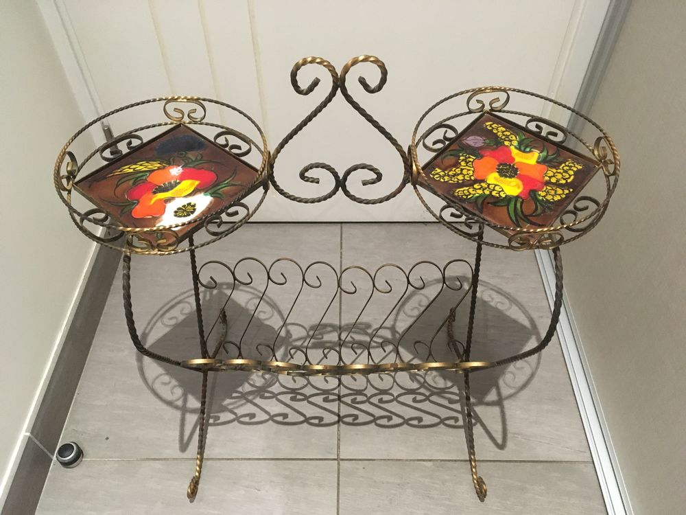 Porte revue vintage en fer forg&eacute; avec c&eacute;ramique Décoration