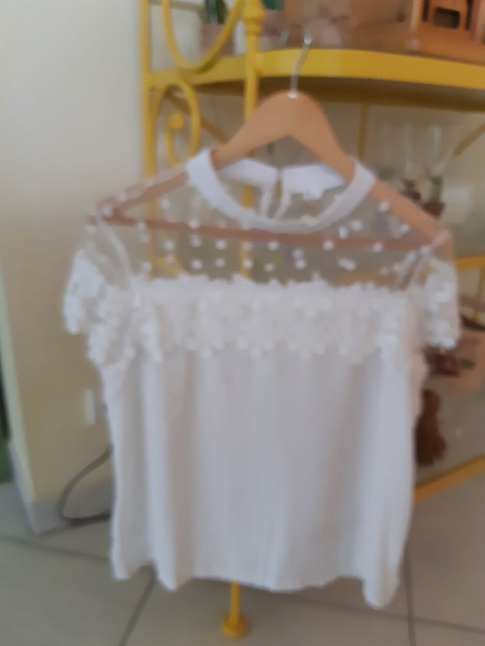 V&ecirc;tements femme, sacs et sandales Vêtements