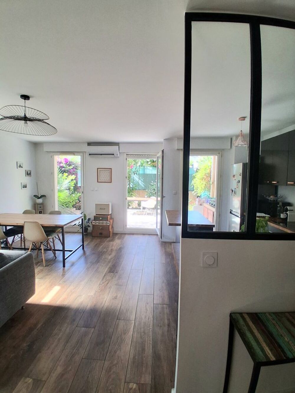 Vente Appartement T4 83 m2  jardin + terrasse + 2 places de parkings Marseille 8