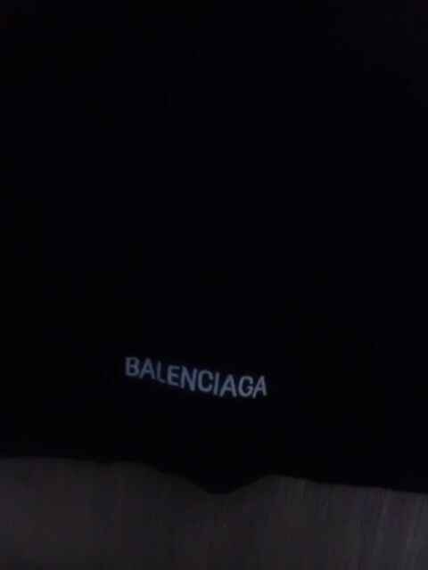 t-shirt noir sans manche Balenciaga 200 Le Havre (76)