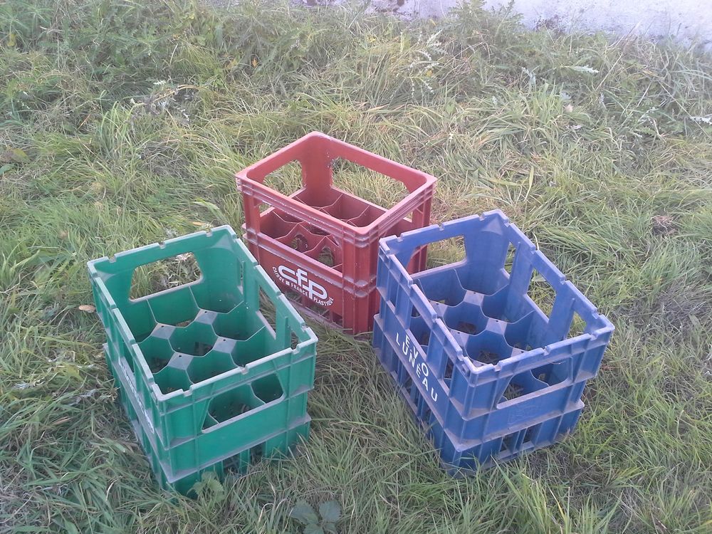Casier &agrave; bouteilles en plastique 12 bouteilles Décoration