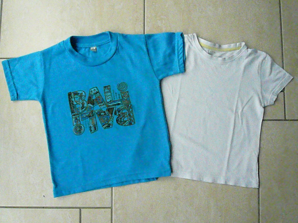 Lot de 2 tee-shirts gar&ccedil;on 5 ans (n&deg;12bis) Vtements enfants