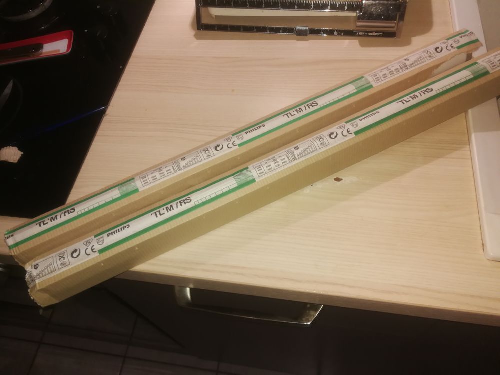 2 n&eacute;ons Philips Bricolage