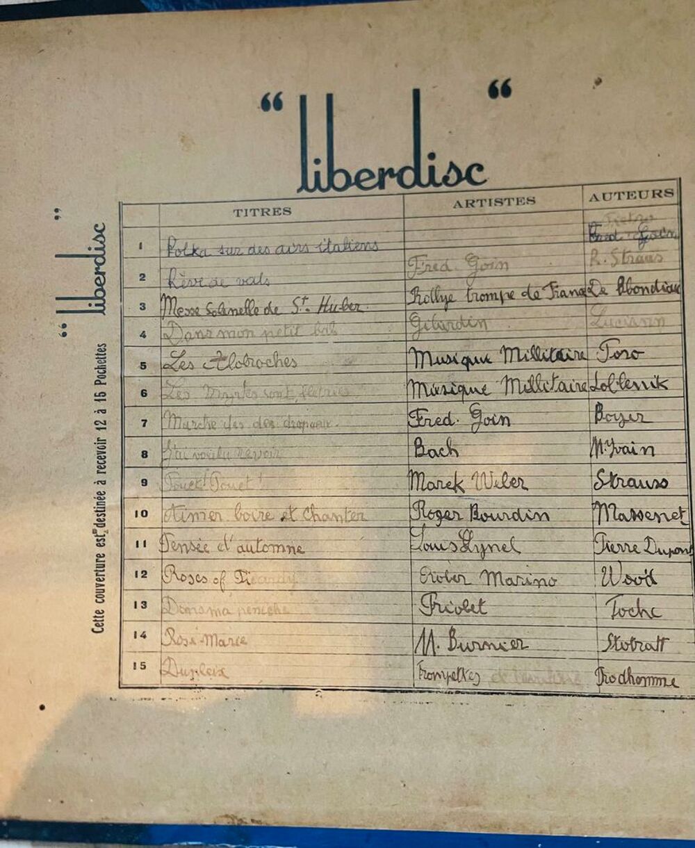 22 Disques en vinyle ancien CD et vinyles