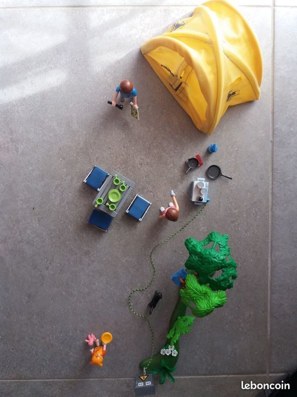 Playmobil - Famille et tente de camping (5435) Jeux / jouets
