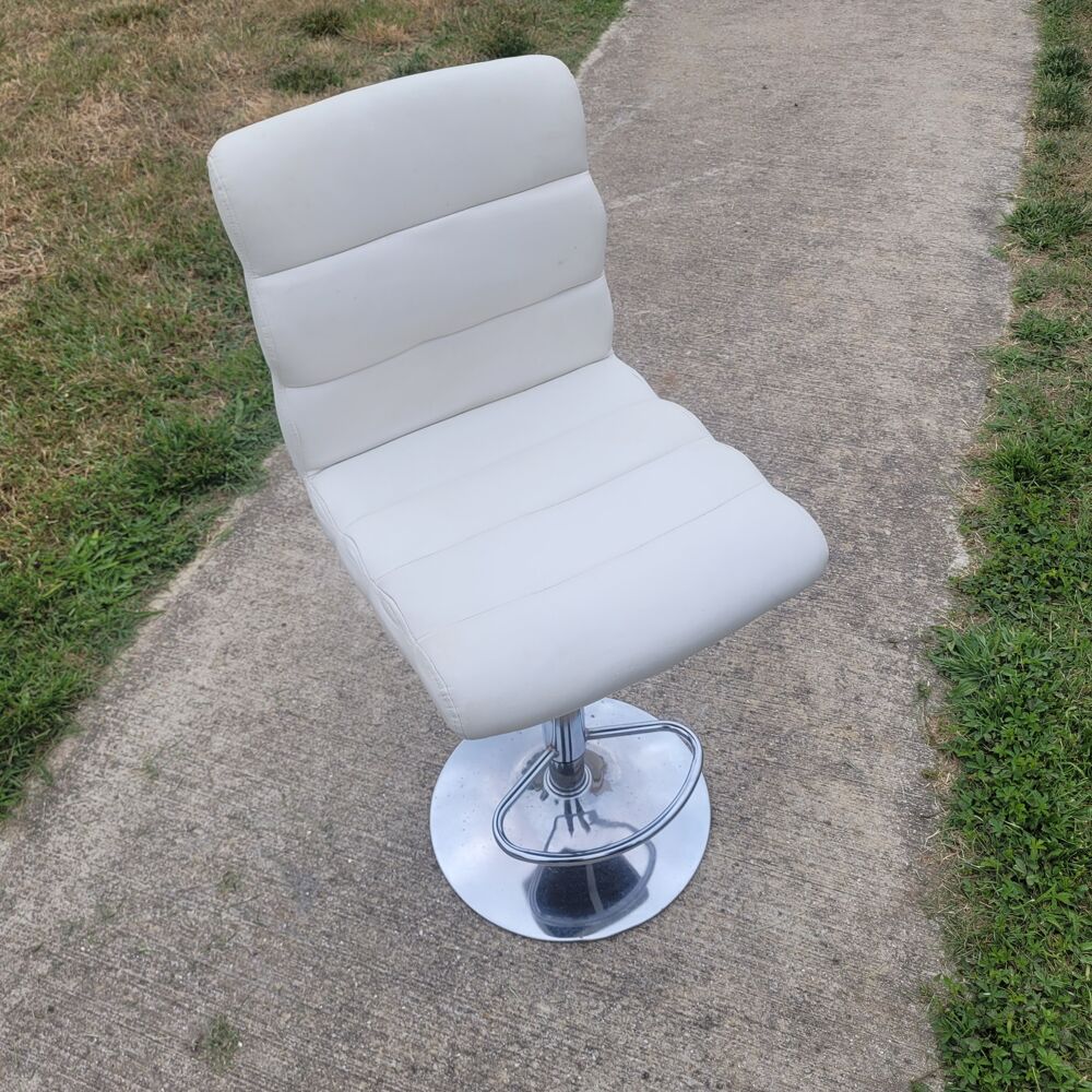 FAUTEUILS VOLTAIRE Meubles