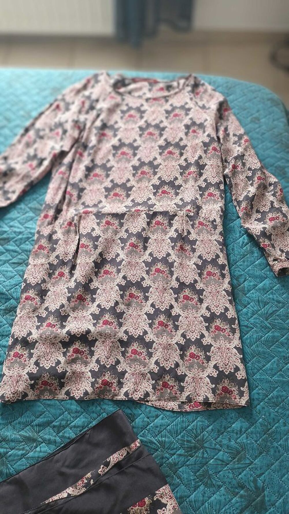robe avec son foulard 