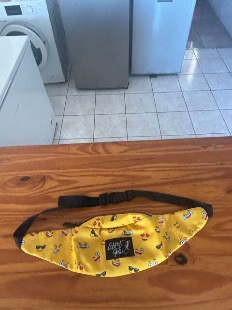 Sacoche Banane Emoji L'effet Péi 10 Saint-Philippe (97)