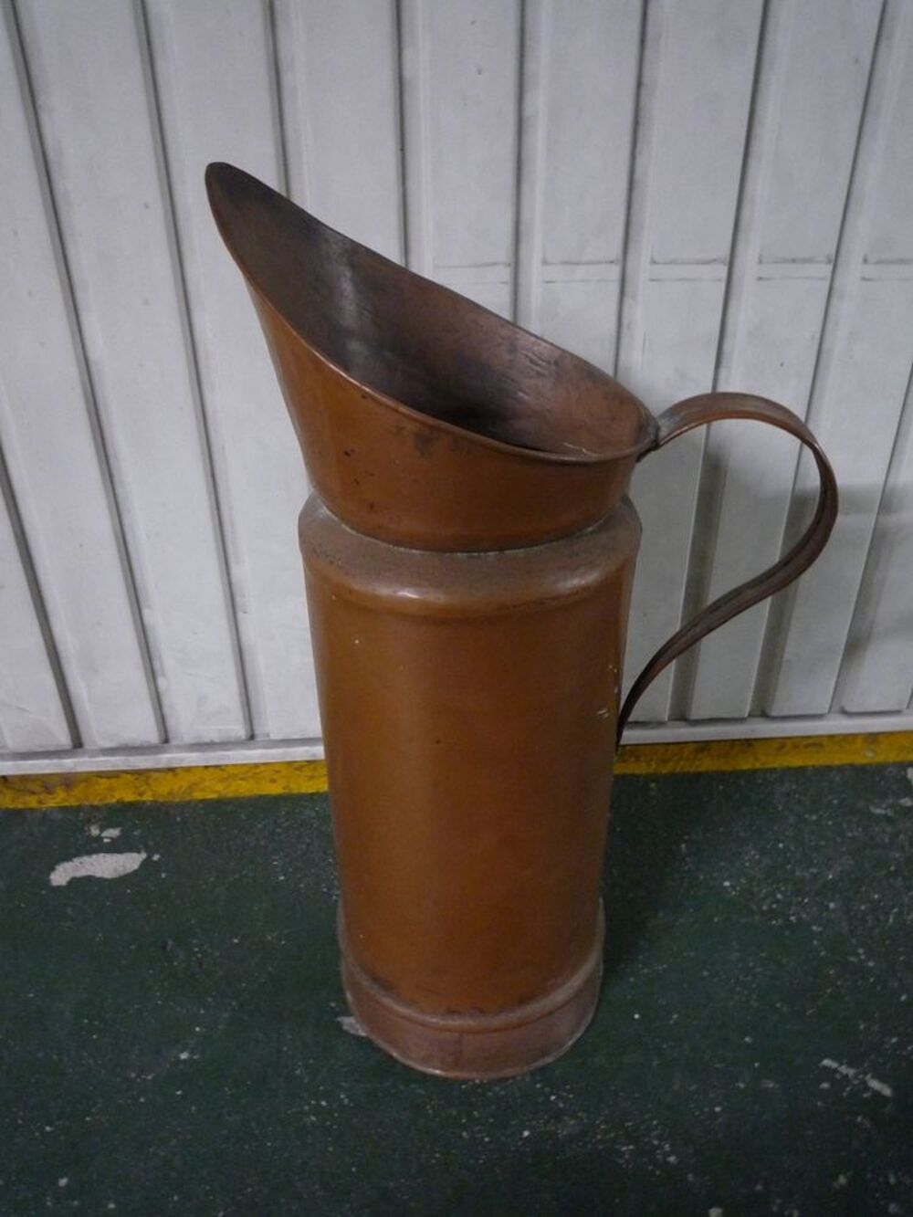 Grand pot en cuivre porte parapluie Décoration