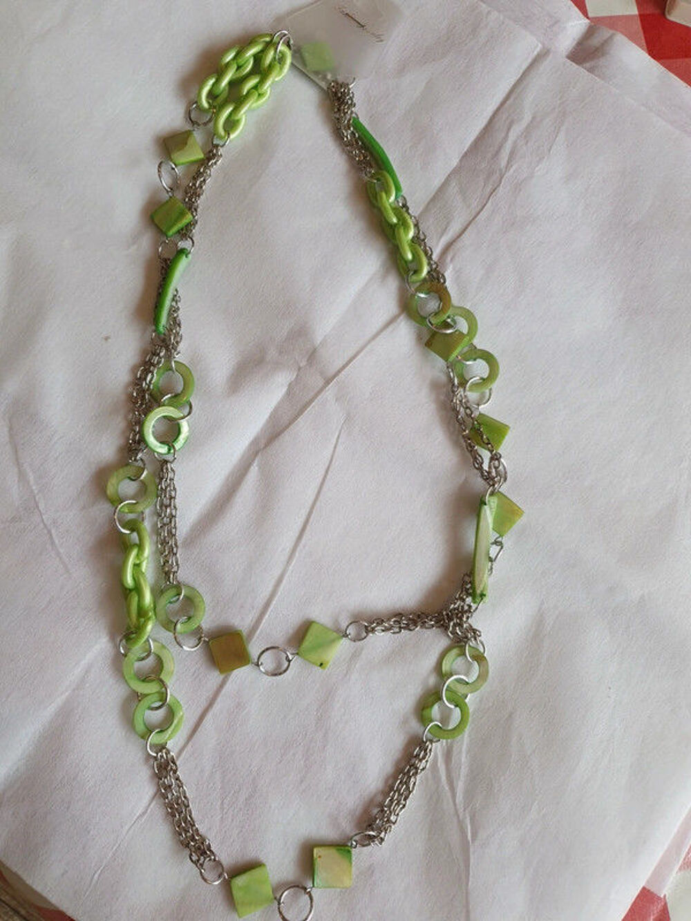 Collier fantaisie vert Bijoux et montres