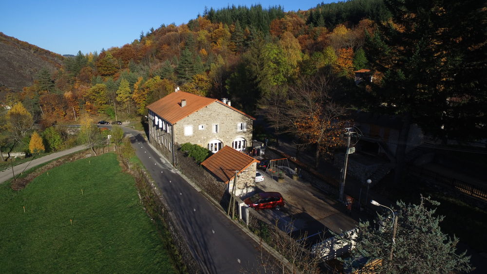 Vente Ferme immeuble en pierre de 8 appartements rénové en 2015 Villefort