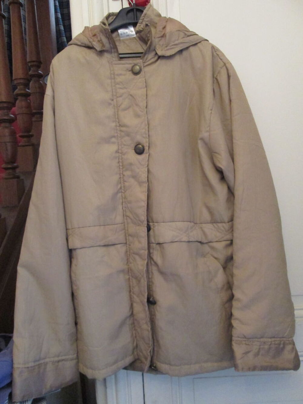 Manteau beige &agrave; capuche amovible Neuf taille 38 Vêtements