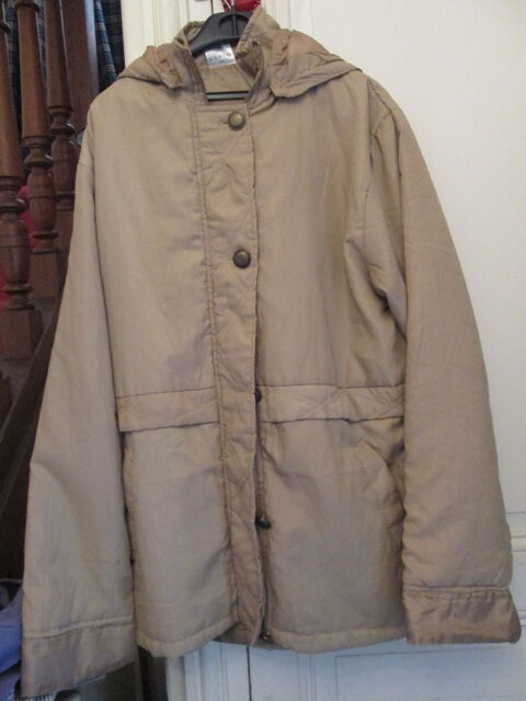 Manteau beige à capuche amovible Neuf taille 38 10 Herblay (95)