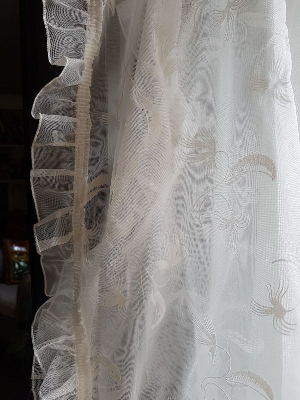 Grand rideau/tissu fin imprim&eacute;s blancs avec attache, vintage Décoration
