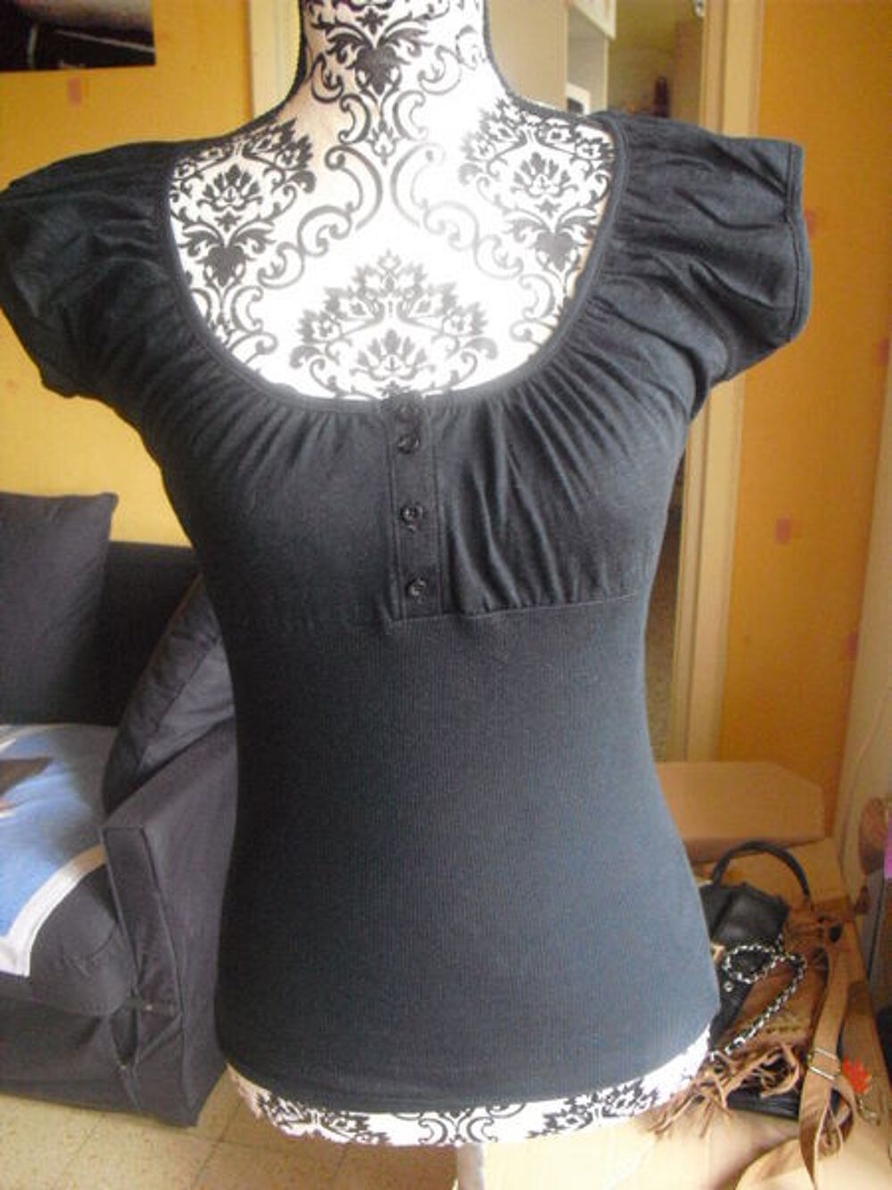 TOP noir manches courtes ballon NEUF NAF NAF TAILLE S Vêtements