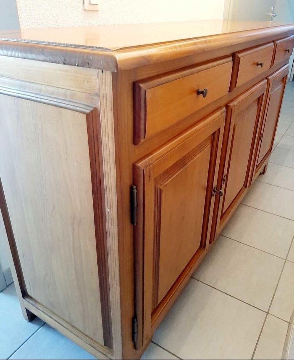 un buffet en bois massif Meubles