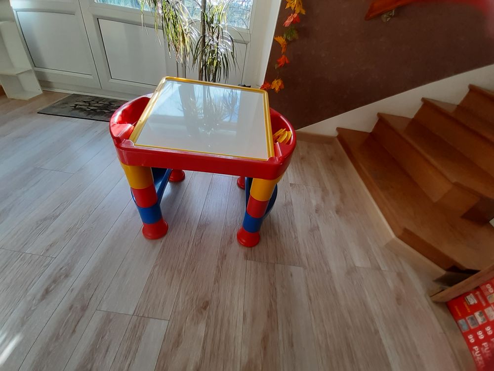 Bureau Multi-activit&eacute;s MONNERET multicolore + 3 ans. Mobilier enfants