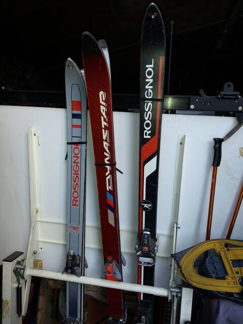 ancien ski et bâtons 20 Montclar (04)