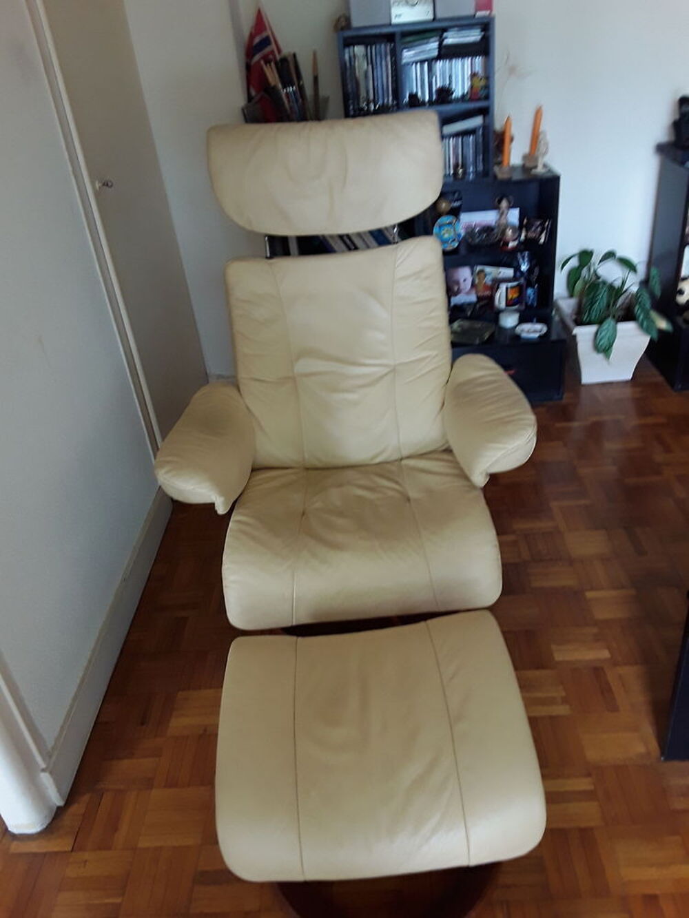 Fauteuil Stressless avec repose pied et t&eacute;tiaire Meubles