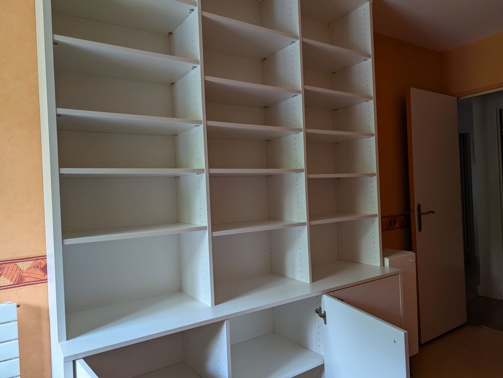 Biblioth&egrave;que avec rangement, en fr&ecirc;ne blanc, excellent &eacute;tat Meubles