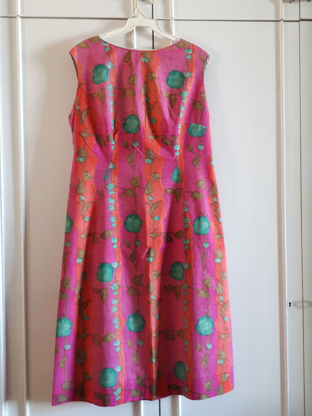 Jolie robe fond fuschia - 38/40 - TBE Vêtements