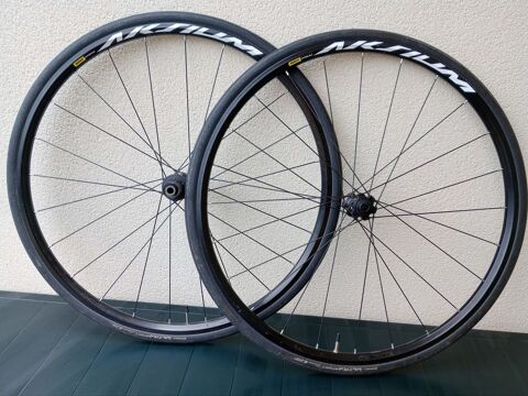 Roues avant arri�re AKSIUM MAVIC 25-622 pneus Continental 90 Couzeix (87)