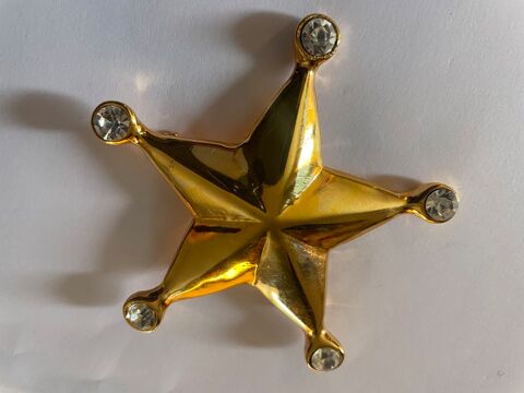 Broche doré étoile strass Ines De La Fressange 200 Vigneux-sur-Seine (91)