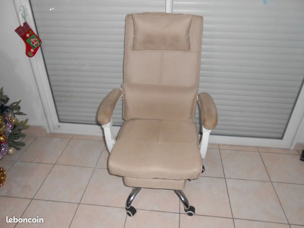 Fauteuil de bureau &agrave; 5 roulettes avec repose pieds Meubles