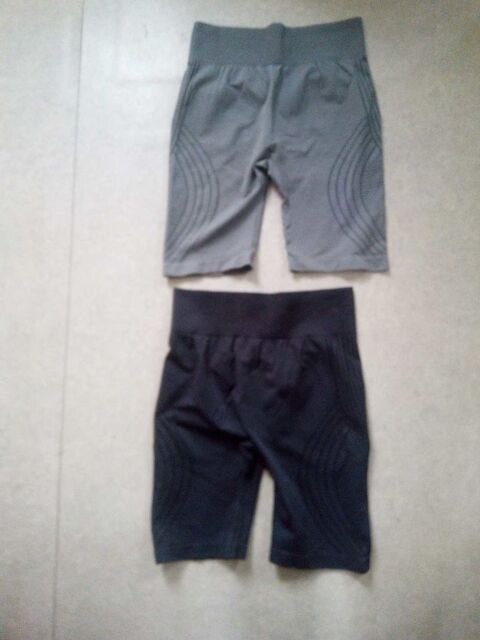 Lingins femme taille XL noir et gris neuf jamais porté. Sur Amiens Rivery 15 € les 2. C'est disponible... 15 Amiens (80)