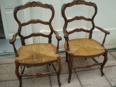 Propose 2 beaux fauteuils paillés, style Louis XV  60 Bachos (31)