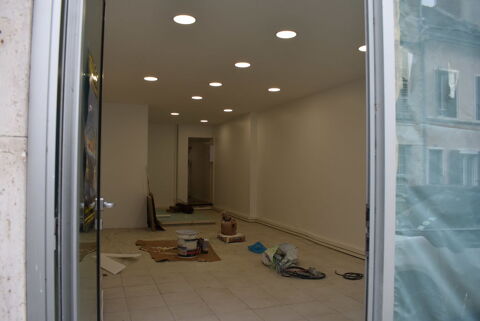 LOCAL TOUS COMMERCES RENOVE CENTRE VILLE MARINES 51 m2 900 95640 Marines