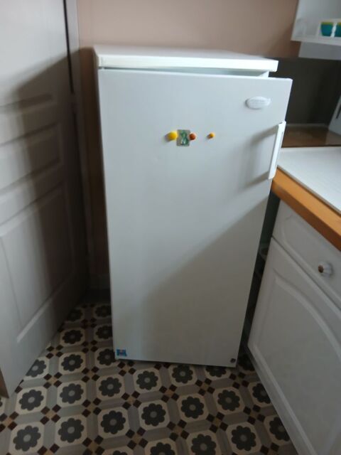 R�frig�rateur  avec freezer 120 Sarlat-la-Can�da (24)