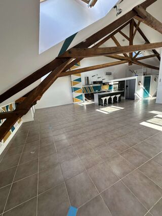  Loft à louer 5 pièces 148 m²
